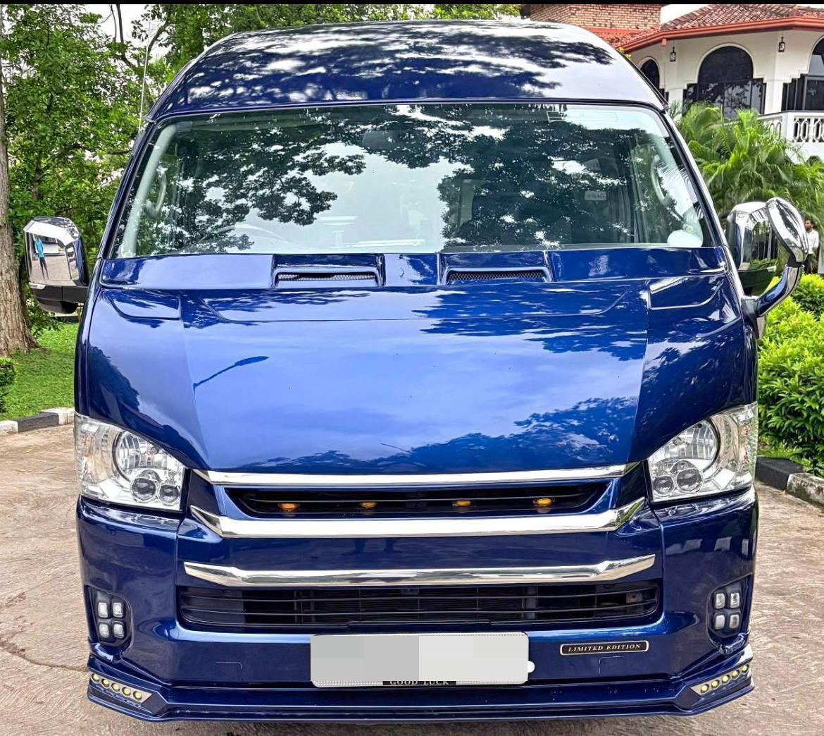 Toyota Grand Hiace 2015 - භාවිතා කරන ලද වෑන් රථය sale in Sri Lanka - patpat.lk