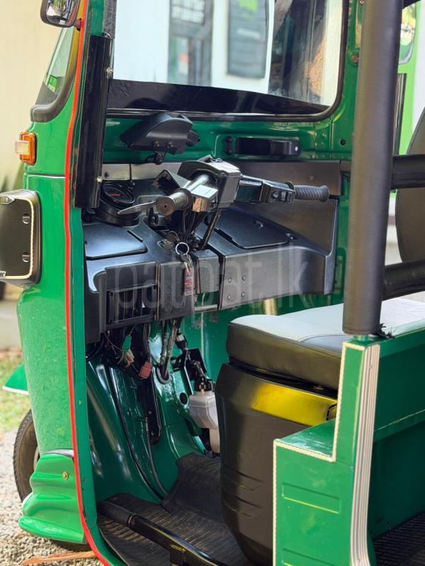 Bajaj 4 stroke 2016 - Used Three wheeler sale in Sri Lanka - patpat.lk
