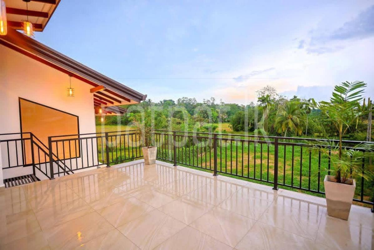 House for Sale in Athurugiriya