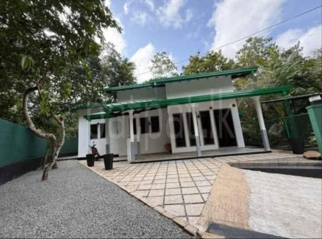 House for Sale in Bandaragama ads-image-1