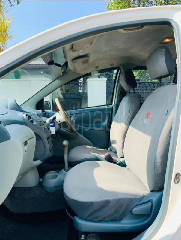 Toyota Vitz 1999 - பயன்படுத்தப்பட்டது கார் sale in Sri Lanka - patpat.lk