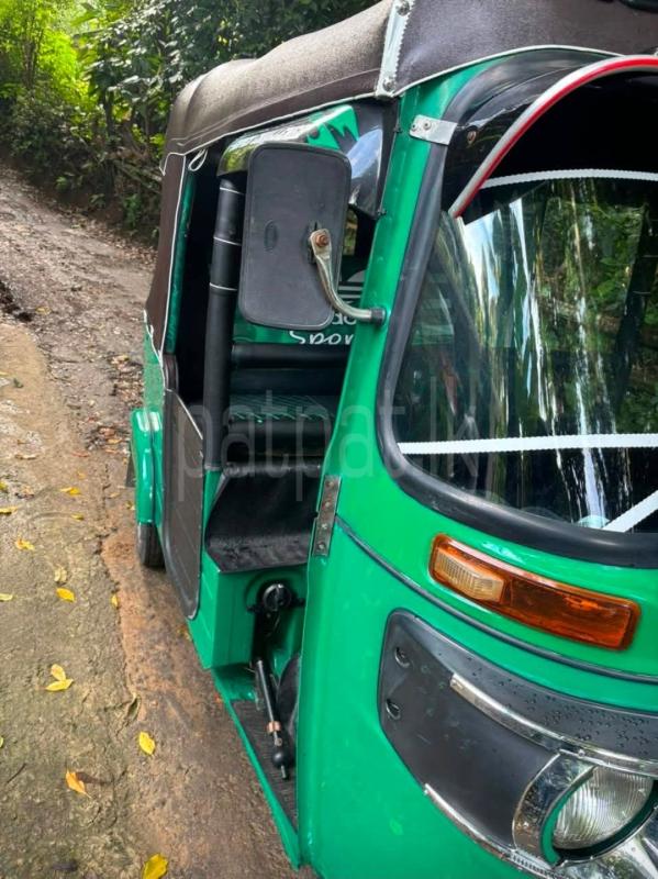 Bajaj Three Wheel 2014 - பயன்படுத்தப்பட்டது முச்சக்கர வண்டி sale in Sri Lanka - patpat.lk