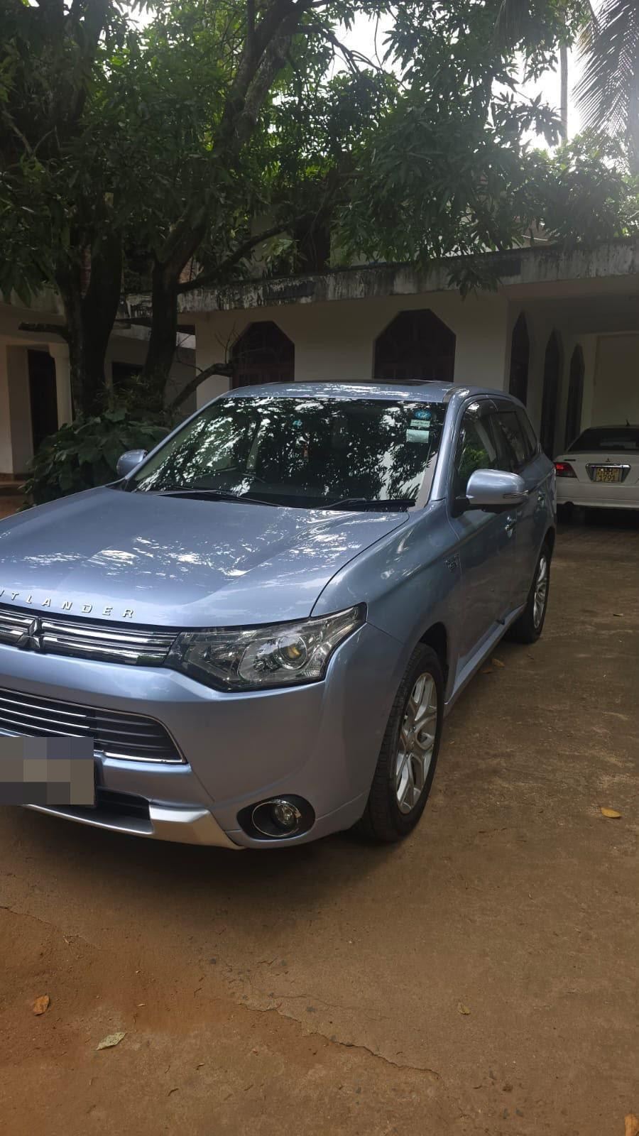 Mitsubishi Outlander 2014 - Used SUV sale in Sri Lanka - patpat.lk