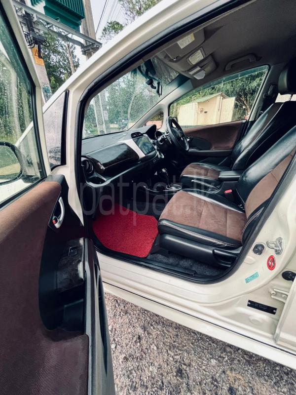 Advertisement image 6