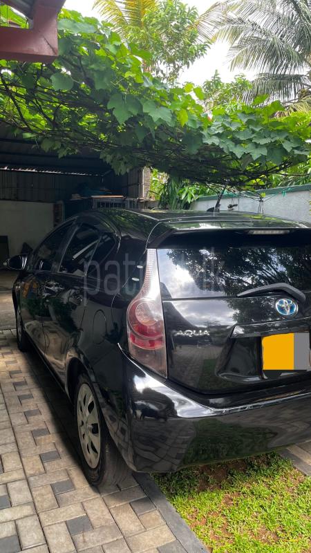 Toyota Aqua 2012 - Used Car sale in Sri Lanka - patpat.lk