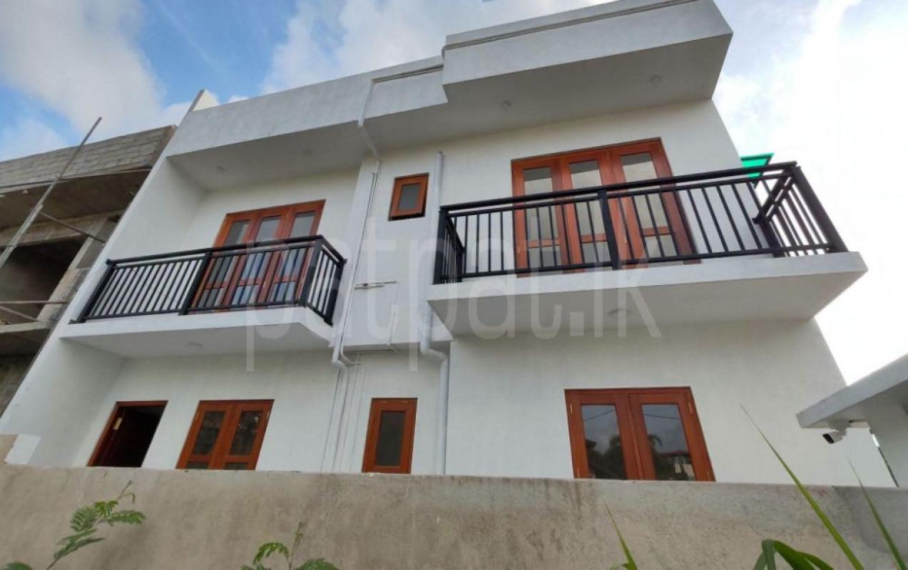 House for Sale in Boralesgamuwa