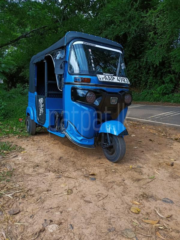 Bajaj 4 stroke 2014 - பயன்படுத்தப்பட்டது முச்சக்கர வண்டி sale in Sri Lanka - patpat.lk