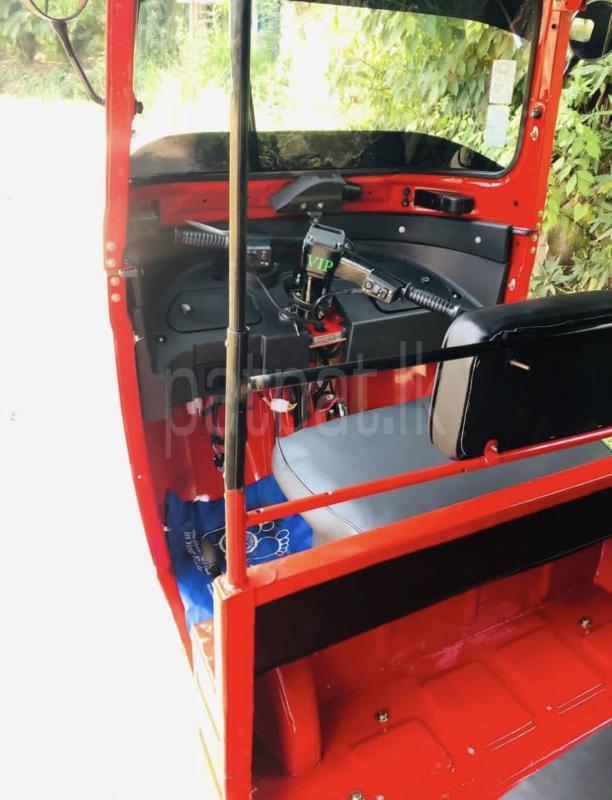 Bajaj Three Wheel 2015 - பயன்படுத்தப்பட்டது முச்சக்கர வண்டி sale in Sri Lanka - patpat.lk
