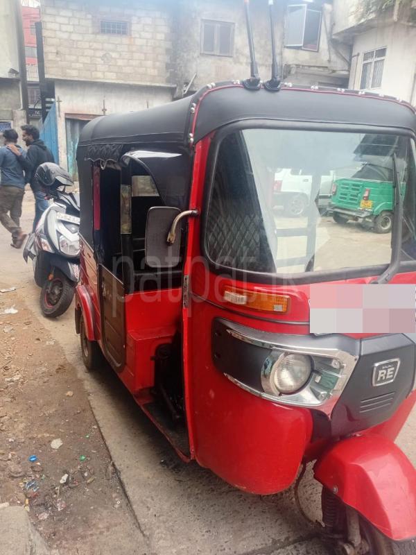 Bajaj Three Wheel 2015 - பயன்படுத்தப்பட்டது முச்சக்கர வண்டி sale in Sri Lanka - patpat.lk