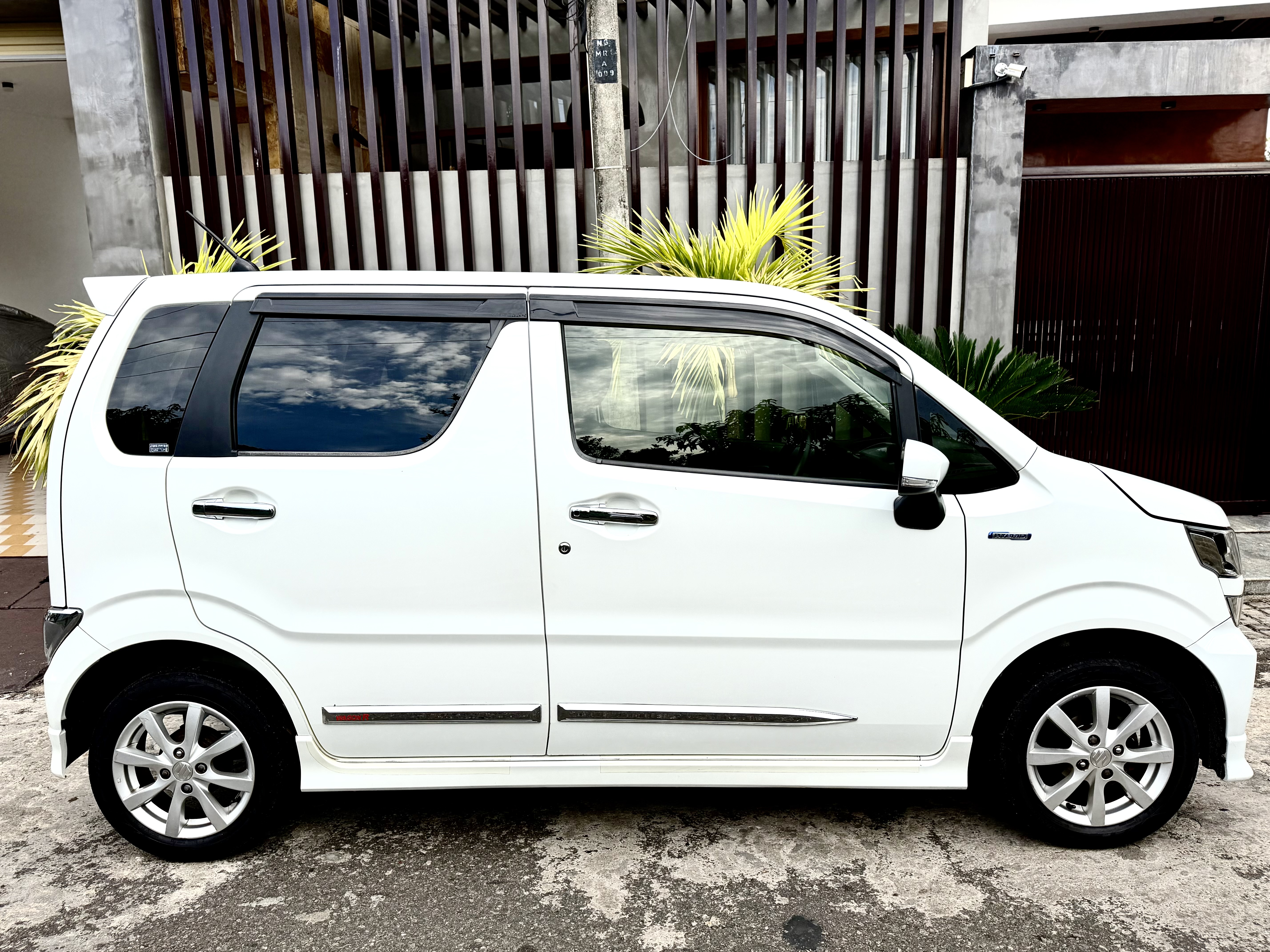 Suzuki Wagon R 2017 - பயன்படுத்தப்பட்டது கார் sale in Sri Lanka - patpat.lk