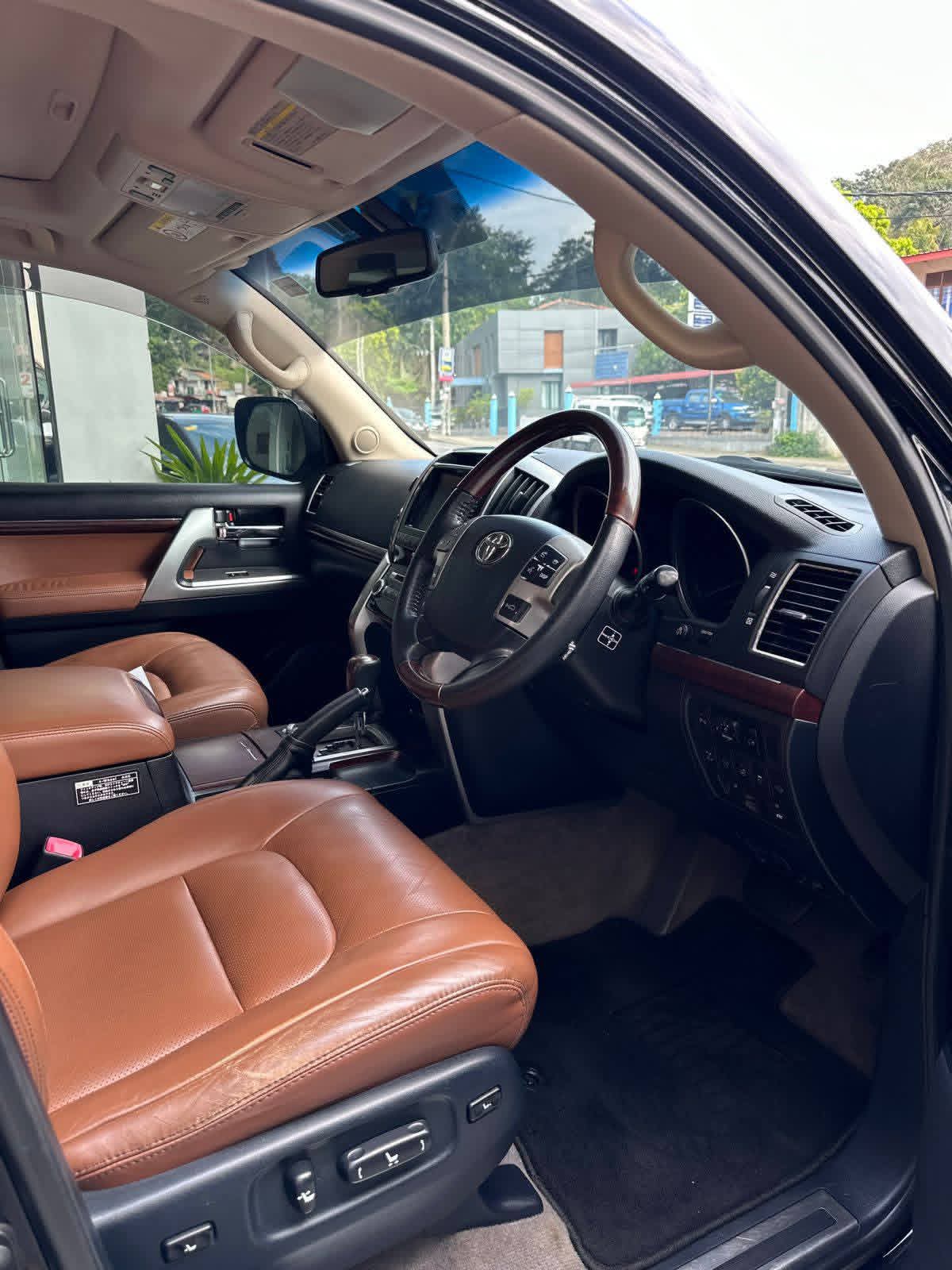 Toyota Land Cruiser Prado 2015 - Used SUV sale in Sri Lanka - patpat.lk