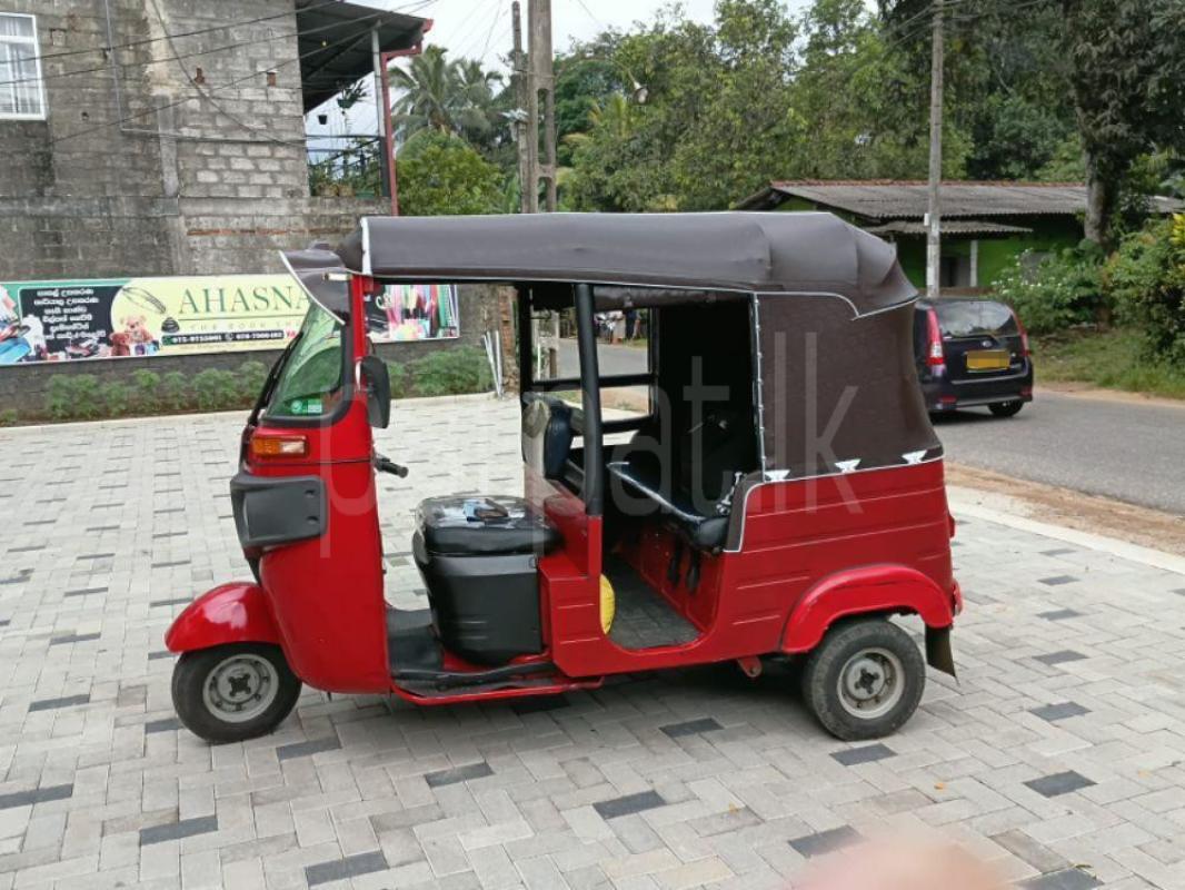 Bajaj Three Wheel 2015 - பயன்படுத்தப்பட்டது முச்சக்கர வண்டி sale in Sri Lanka - patpat.lk