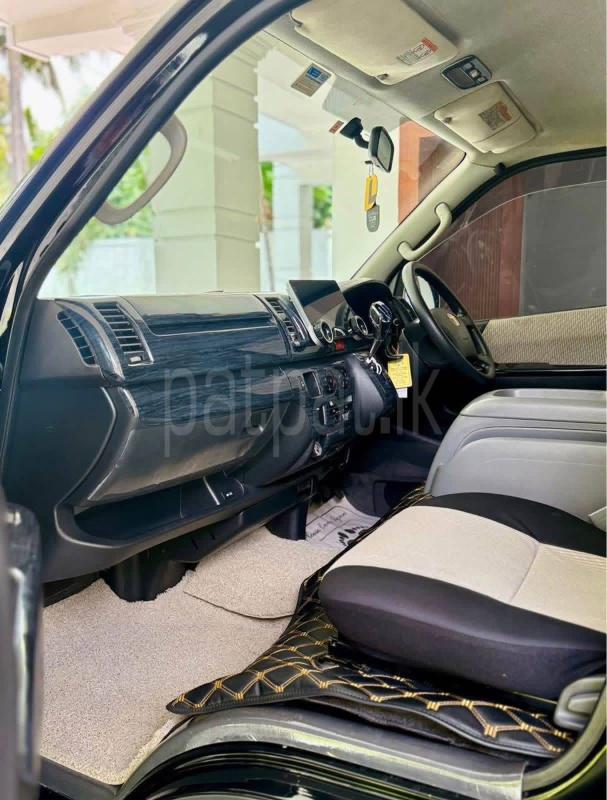 Toyota Hiace 2009 - பயன்படுத்தப்பட்டது வேன் sale in Sri Lanka - patpat.lk