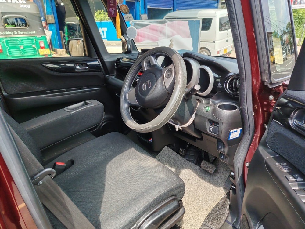 Honda N BOX 2016 - பயன்படுத்தப்பட்டது வேன் sale in Sri Lanka - patpat.lk