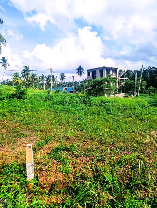 Commercial Land for Sale in Kahathuduwa