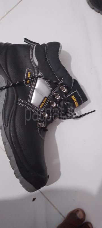 සේප්ටි බූට්  ජෝඩු 02 ක් විකිනීමට