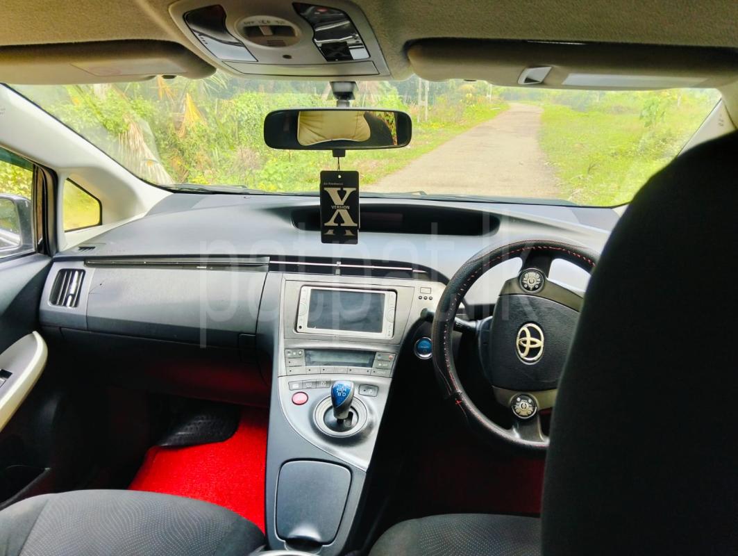 Toyota Prius 2013 - பயன்படுத்தப்பட்டது கார் sale in Sri Lanka - patpat.lk