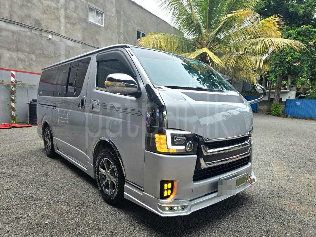 Toyota Hiace 2012 - பயன்படுத்தப்பட்டது வேன் sale in Sri Lanka - patpat.lk