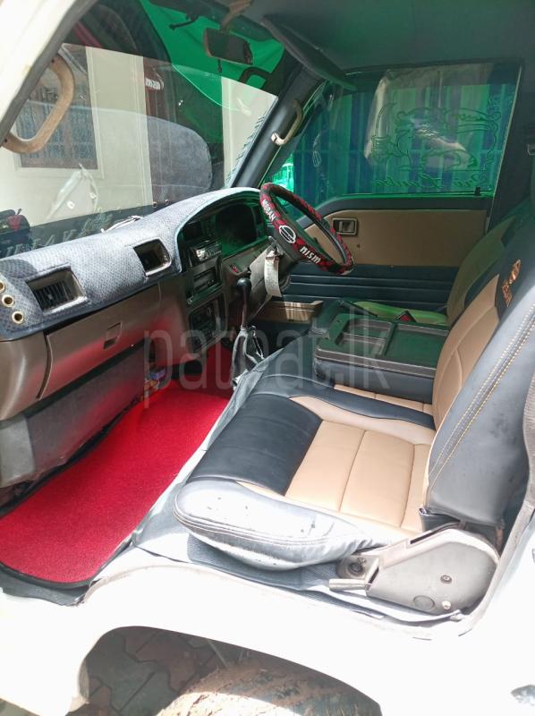 Nissan Caravan 1992 - பயன்படுத்தப்பட்டது வேன் sale in Sri Lanka - patpat.lk