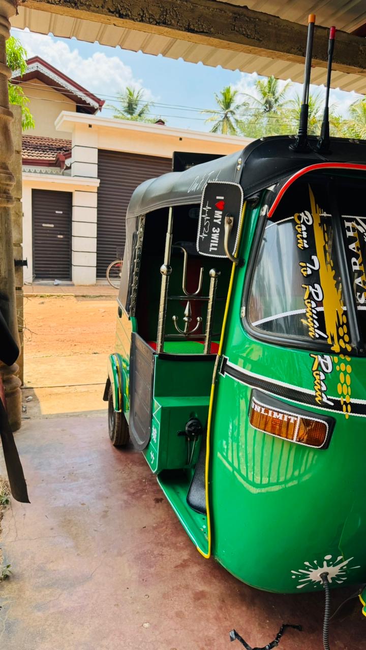 Bajaj Three Wheel 2005 - භාවිතා කරන ලද ත්‍රිරෝද රථය sale in Sri Lanka - patpat.lk