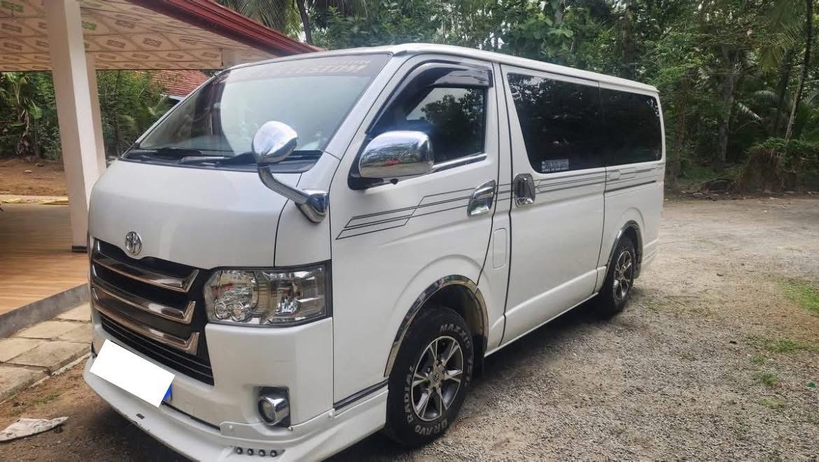 Toyota Super GL 2015 - பயன்படுத்தப்பட்டது வேன் sale in Sri Lanka - patpat.lk