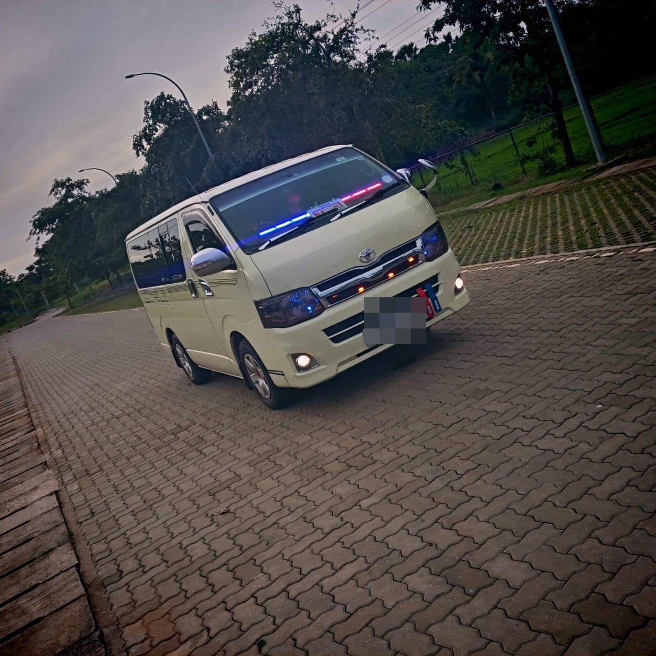 Toyota Hiace 2011 - Used Van sale in Sri Lanka - patpat.lk