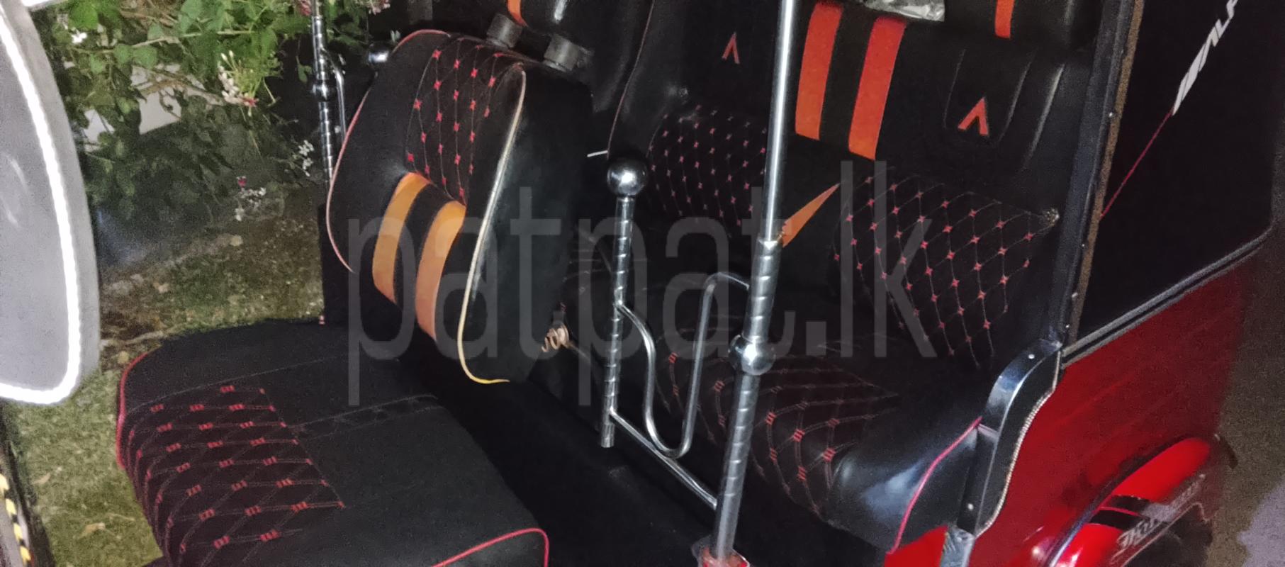 Bajaj Three Wheel 2014 - பயன்படுத்தப்பட்டது முச்சக்கர வண்டி sale in Sri Lanka - patpat.lk
