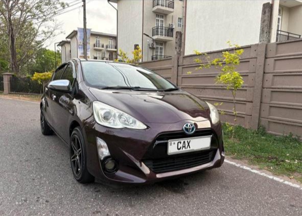 Toyota Aqua 2015 - භාවිතා කරන ලද කාර් sale in Sri Lanka - patpat.lk