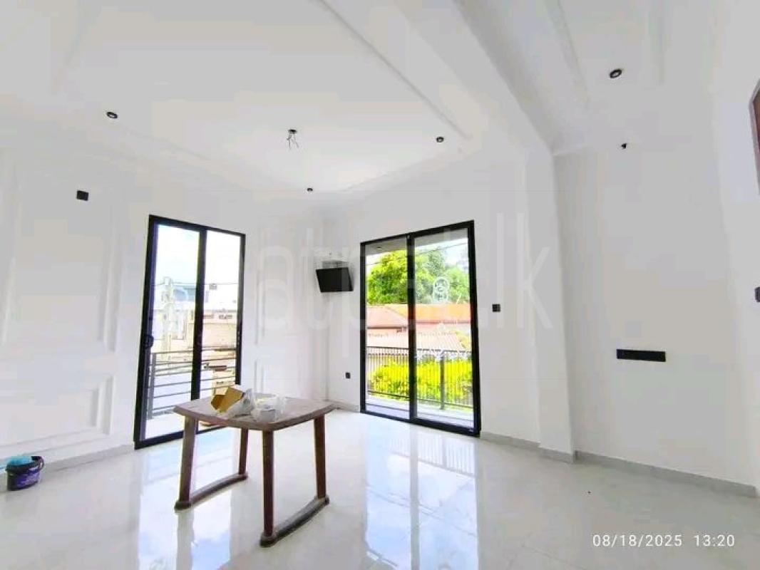 House for Sale in Athurugiriya