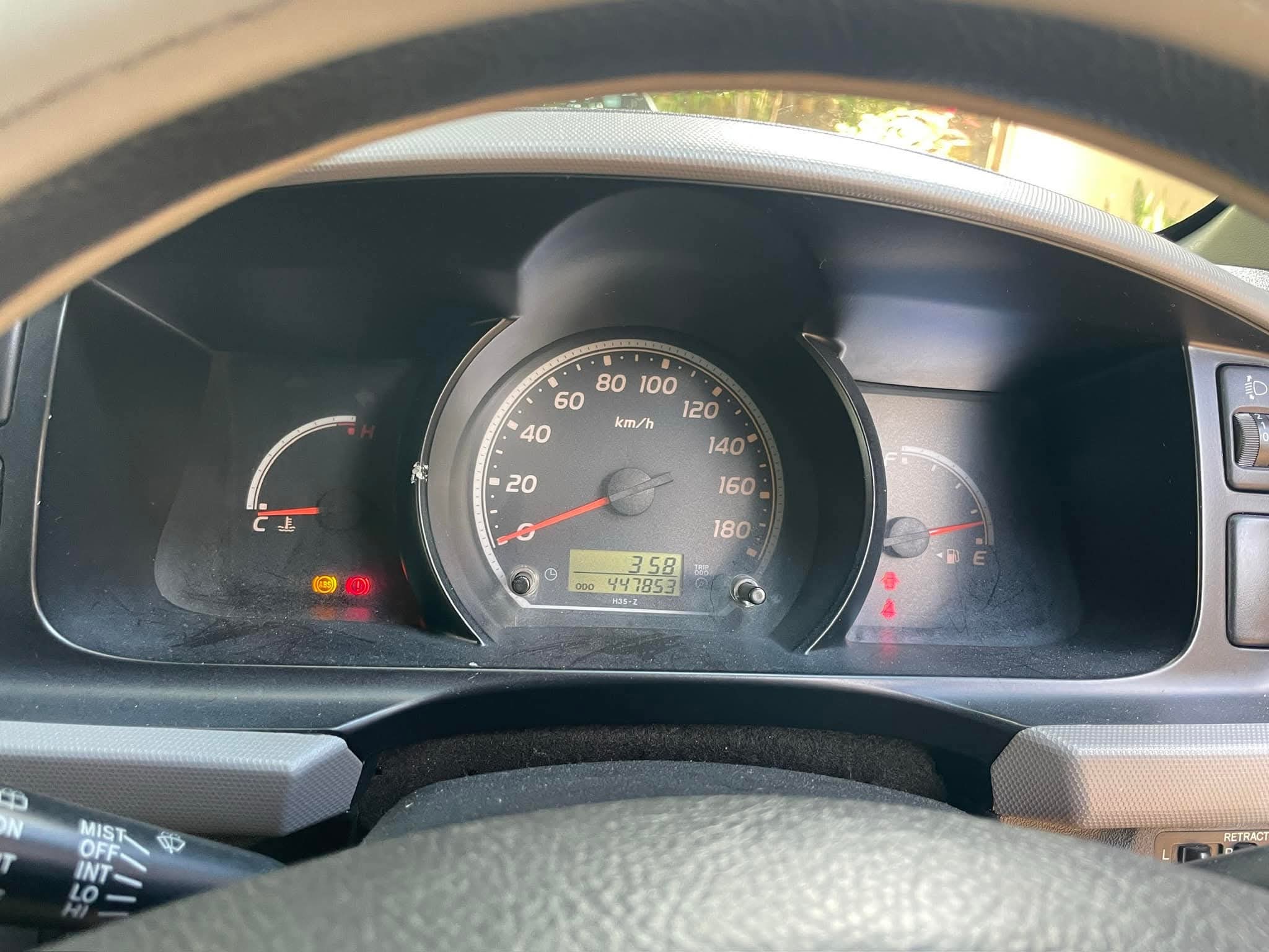 Toyota Hiace 2006 - Used Van sale in Sri Lanka - patpat.lk