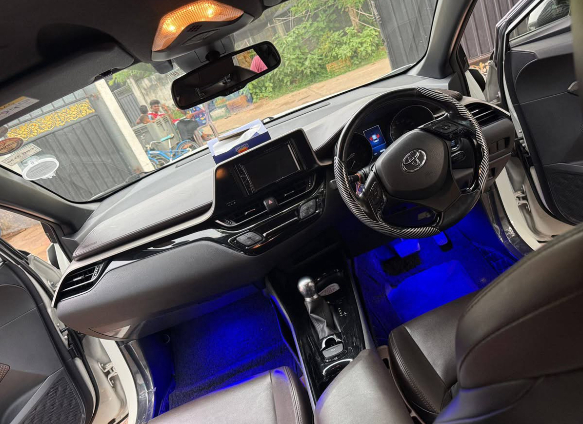 Toyota CHR 2018 - பயன்படுத்தப்பட்டது SUV sale in Sri Lanka - patpat.lk
