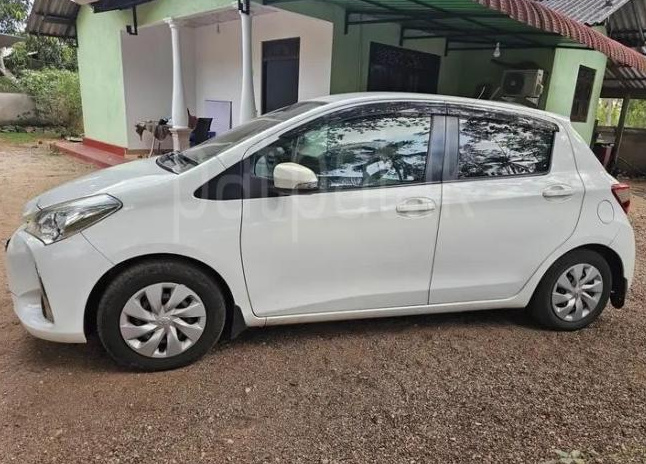 Toyota Vitz 2017 - பயன்படுத்தப்பட்டது கார் sale in Sri Lanka - patpat.lk
