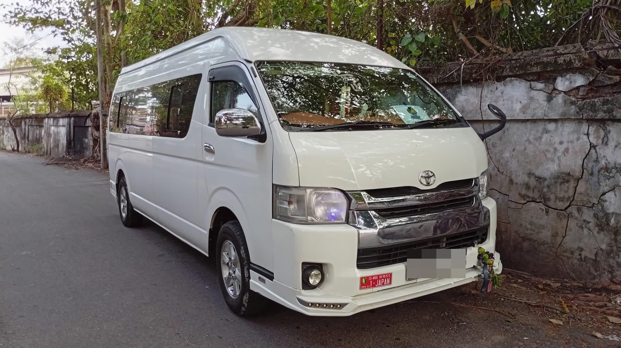 Toyota Hiace 2014 ads-image-1