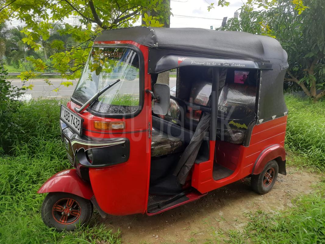 Bajaj 4 stroke 2015 - Used Three wheeler sale in Sri Lanka - patpat.lk