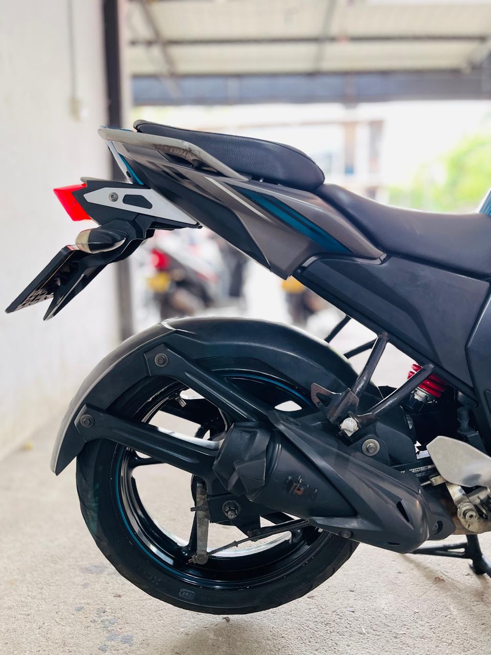 Yamaha FZ 2017 - பயன்படுத்தப்பட்டது பைக் sale in Sri Lanka - patpat.lk