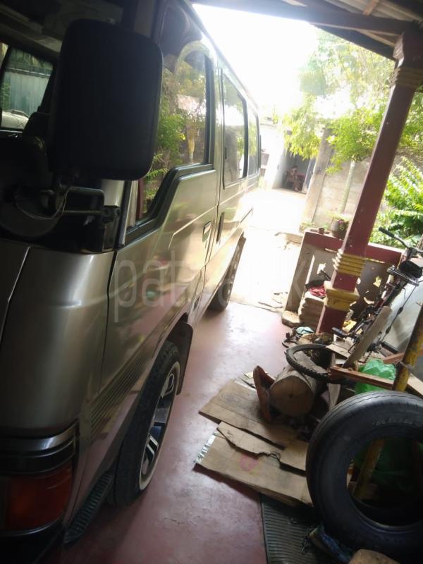 Nissan Caravan 1995 - பயன்படுத்தப்பட்டது வேன் sale in Sri Lanka - patpat.lk