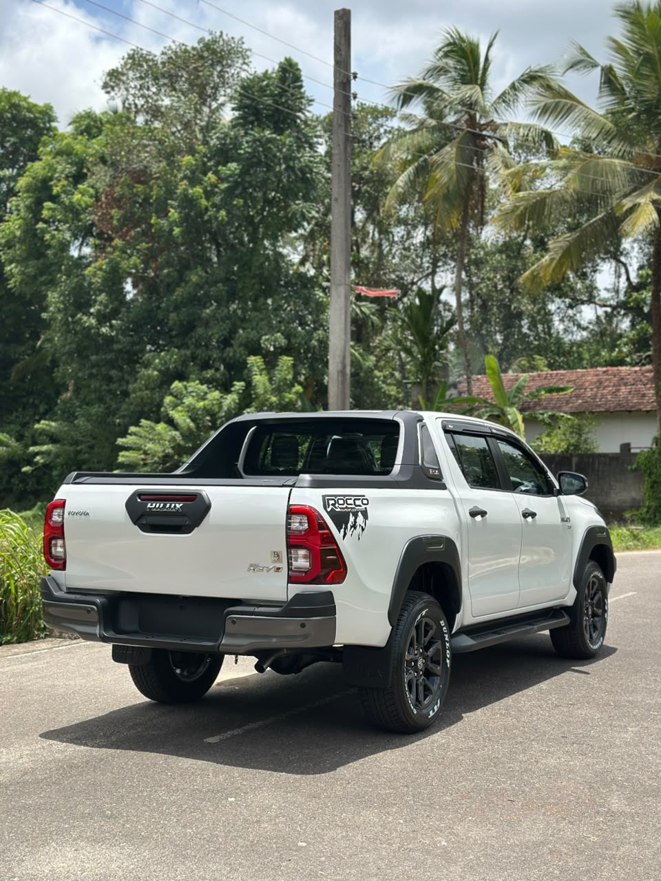 Toyota Hilux 2025 - பயன்படுத்தப்பட்டது SUV sale in Sri Lanka - patpat.lk