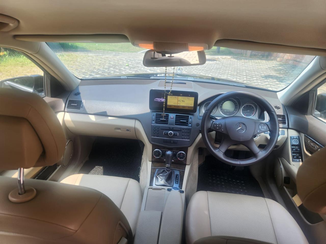 Mercedes Benz C180 2010 - பயன்படுத்தப்பட்டது கார் sale in Sri Lanka - patpat.lk