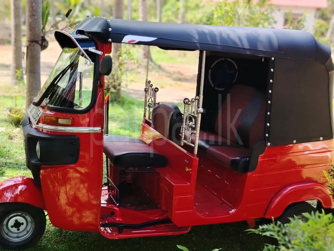 Bajaj Three Wheel 2015 - භාවිතා කරන ලද ත්‍රිරෝද රථය sale in Sri Lanka - patpat.lk
