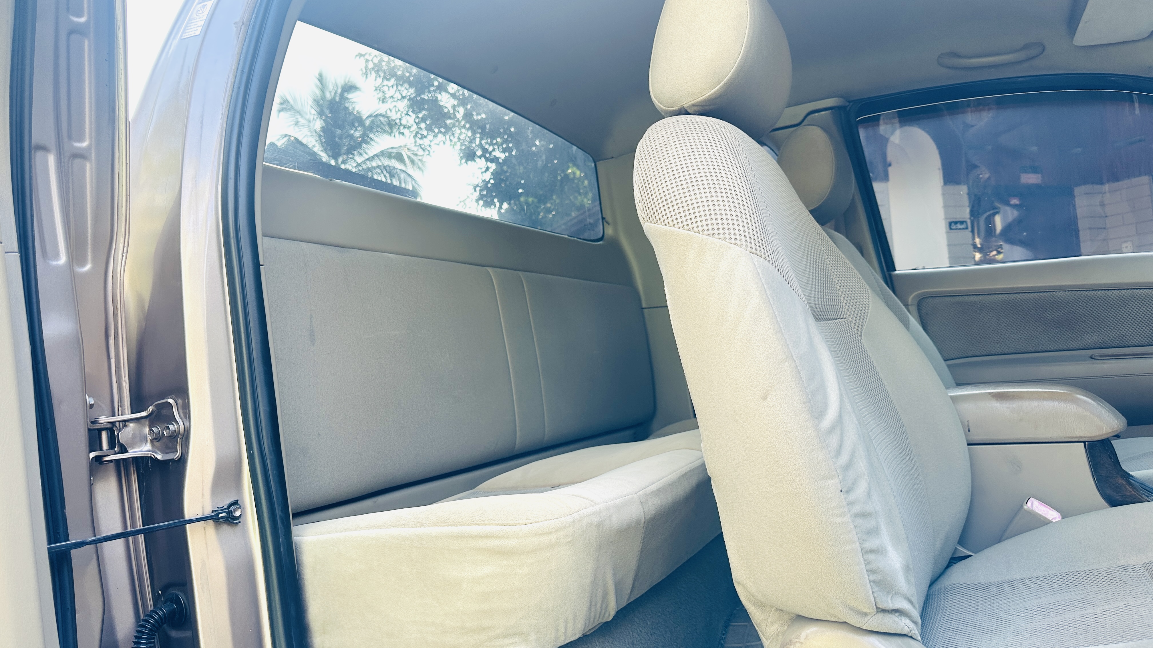 Toyota Hilux 2010 - Used Pick-up  sale in Sri Lanka - patpat.lk