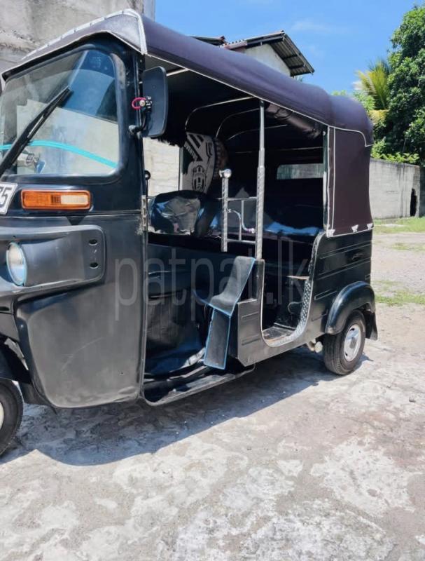Bajaj 4 stroke 2015 - பயன்படுத்தப்பட்டது முச்சக்கர வண்டி sale in Sri Lanka - patpat.lk