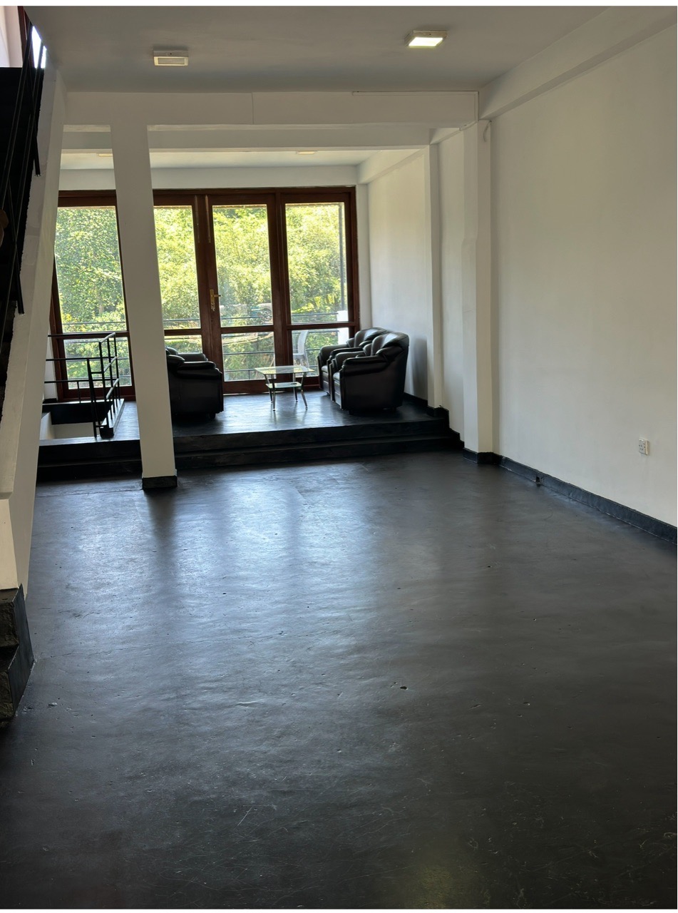 Building for Rent in Peradeniya