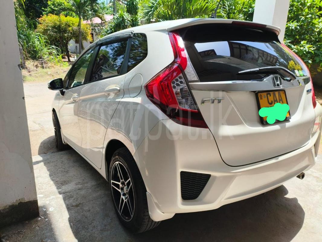 Honda Fit 2013 - பயன்படுத்தப்பட்டது கார் sale in Sri Lanka - patpat.lk