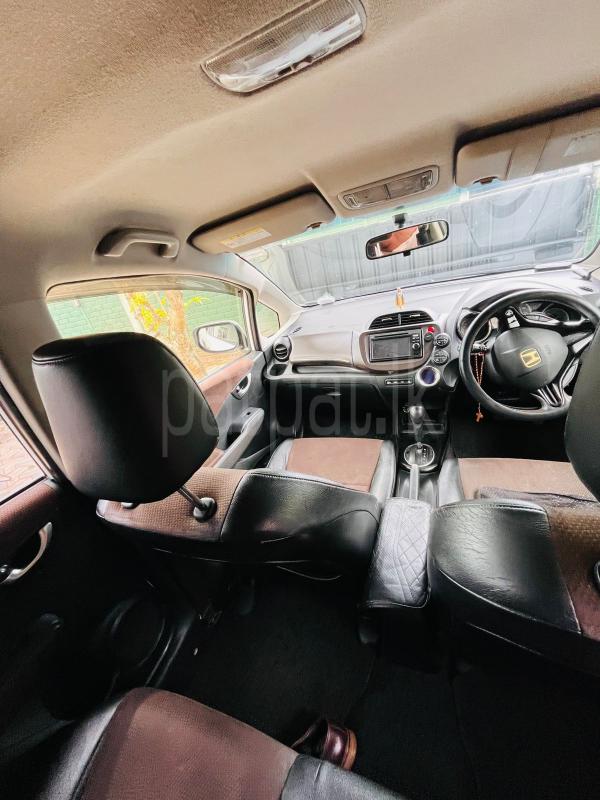 Honda FIT SHUTTLE 2012 - பயன்படுத்தப்பட்டது கார் sale in Sri Lanka - patpat.lk