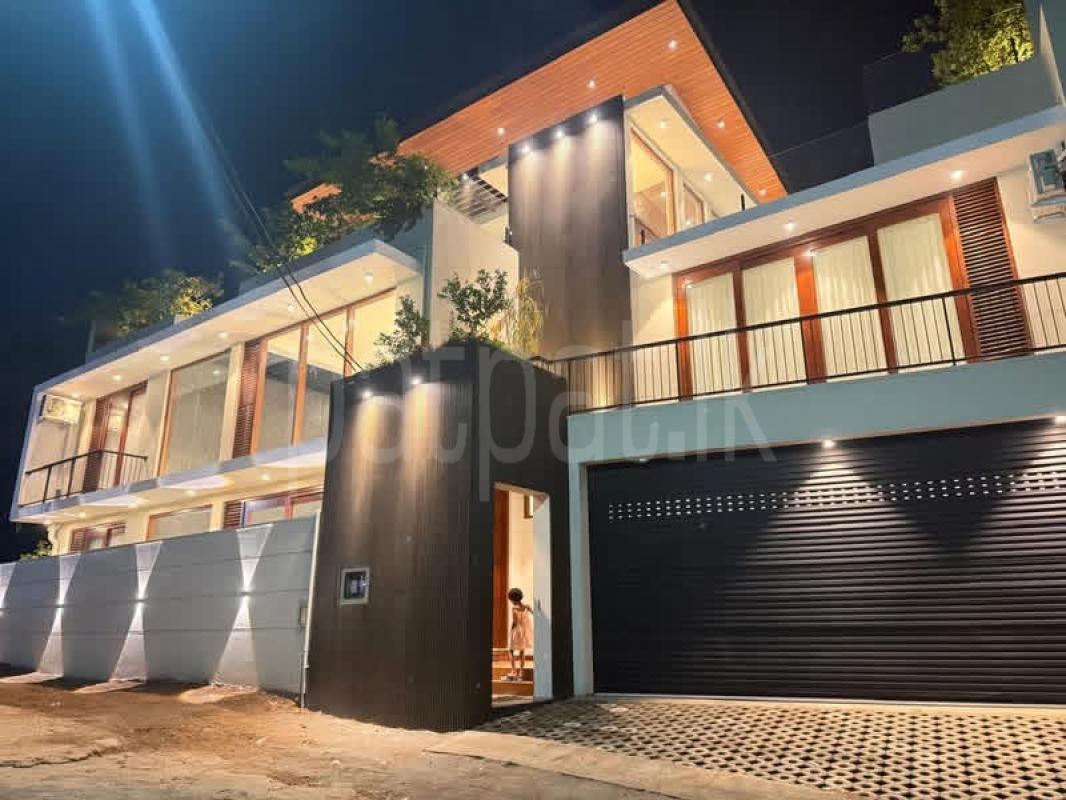 House for Sale in Boralesgamuwa