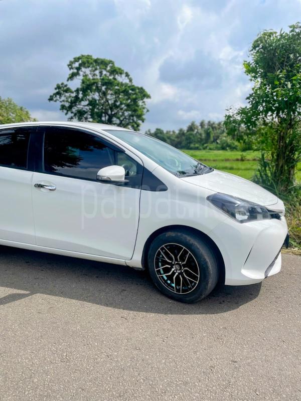 Toyota Vitz 2015 - பயன்படுத்தப்பட்டது கார் sale in Sri Lanka - patpat.lk