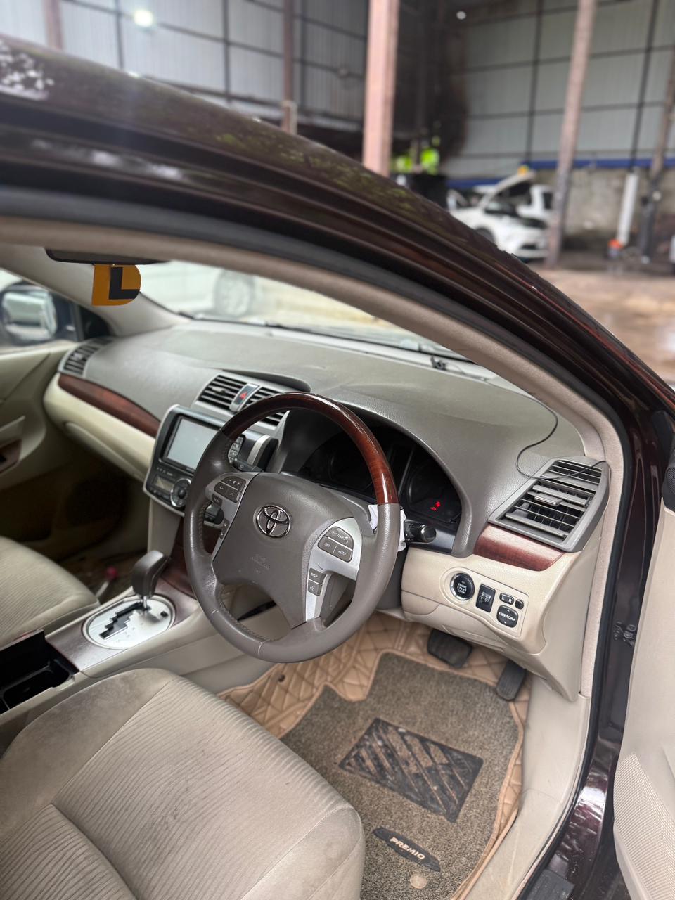 Toyota Premio 2010 - பயன்படுத்தப்பட்டது கார் sale in Sri Lanka - patpat.lk