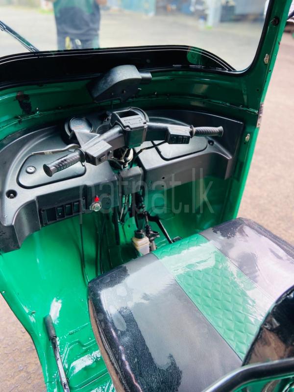 Bajaj 4 stroke 2013 - பயன்படுத்தப்பட்டது முச்சக்கர வண்டி sale in Sri Lanka - patpat.lk