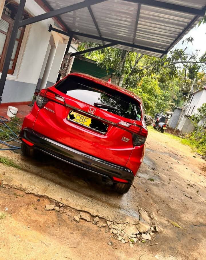 Honda Vezel 2015 - Used SUV sale in Sri Lanka - patpat.lk