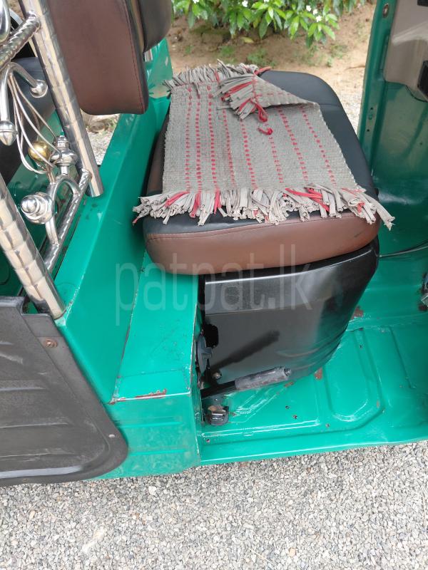 Bajaj Three Wheel 2016 - பயன்படுத்தப்பட்டது முச்சக்கர வண்டி sale in Sri Lanka - patpat.lk
